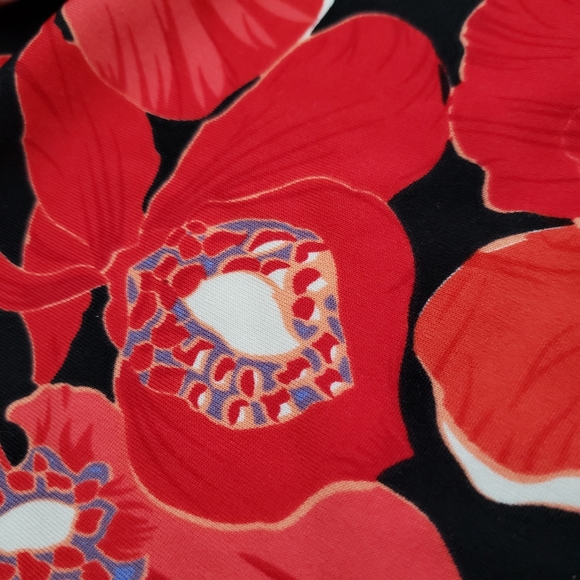 George Hawaiin Hibiscus Floral Wrap Blouse - Picture 4 of 6